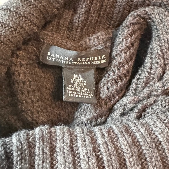 πCozy Banana Republic Black Grey Merino Ribbed Turtleneck Fringe Poncho Sweater - Picture 8 of 15